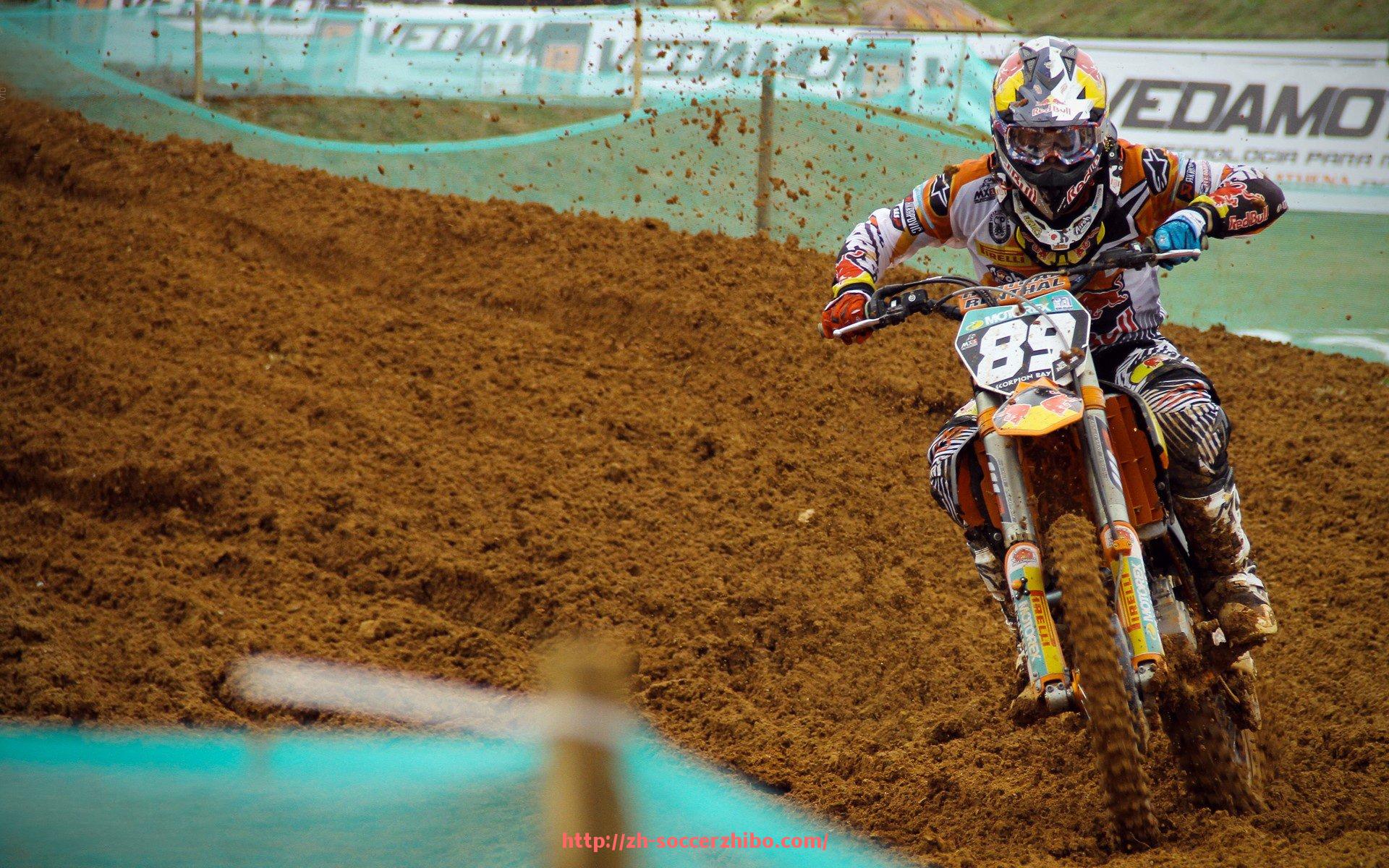 足球直播-球员换人对比赛节奏的影响:世俱杯历届比赛策略回顾